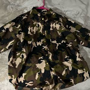 3x camo shirt new without tags!